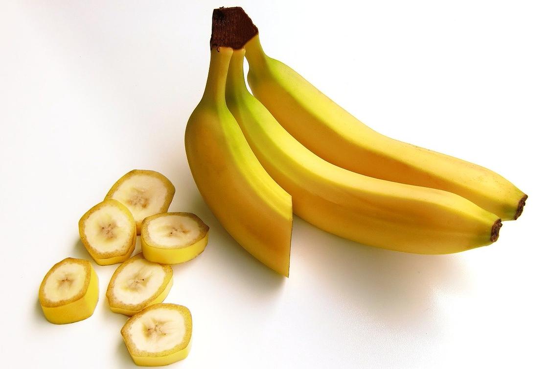 Сколько калорий в банане: польза при похудении