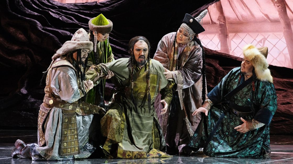 Halyk Bank Ташкентте 