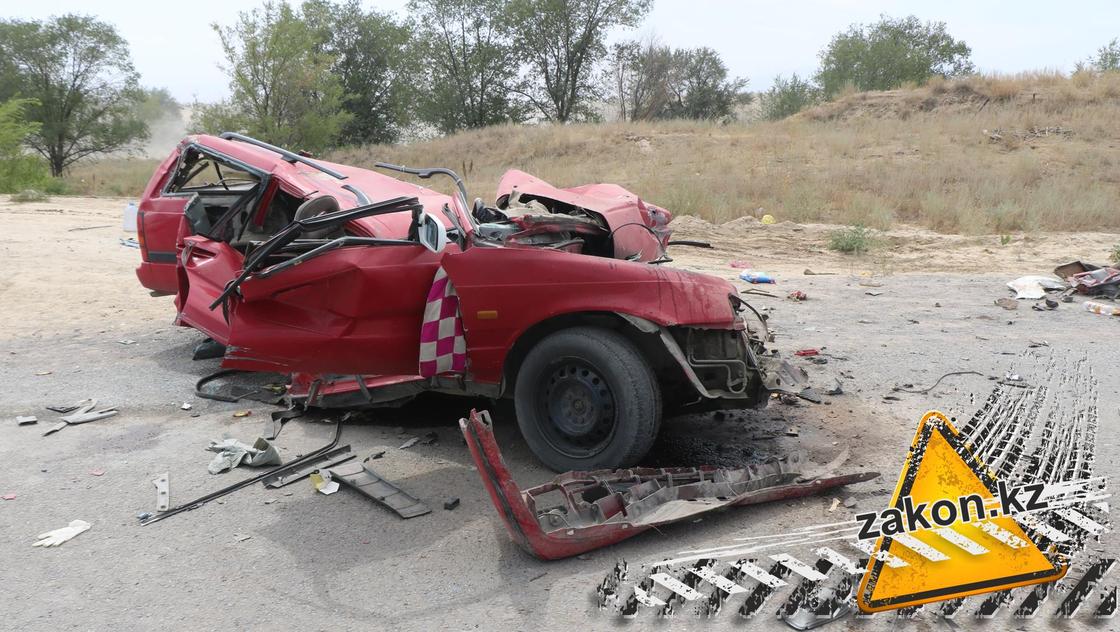 От авто ничего не осталось: 5 человек погибли в ДТП на трассе Алматы - Бишкек (фото, видео)