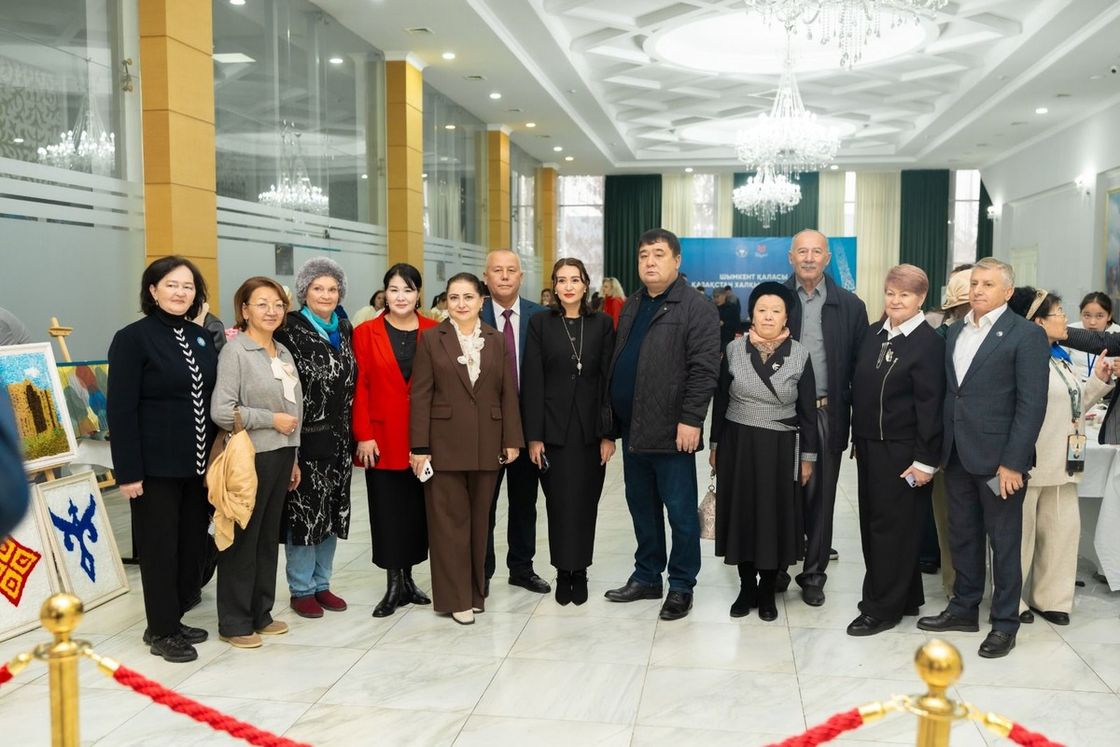 Қолөнер көрмесі