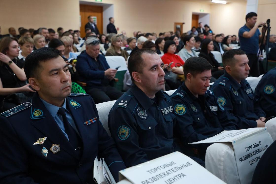 Встреча по вопросам благоустройства в СКО в рамках программы "Таза Қазақстан" Встреча по вопросам благоустройства в СКО в рамках программы "Таза Қазақстан"