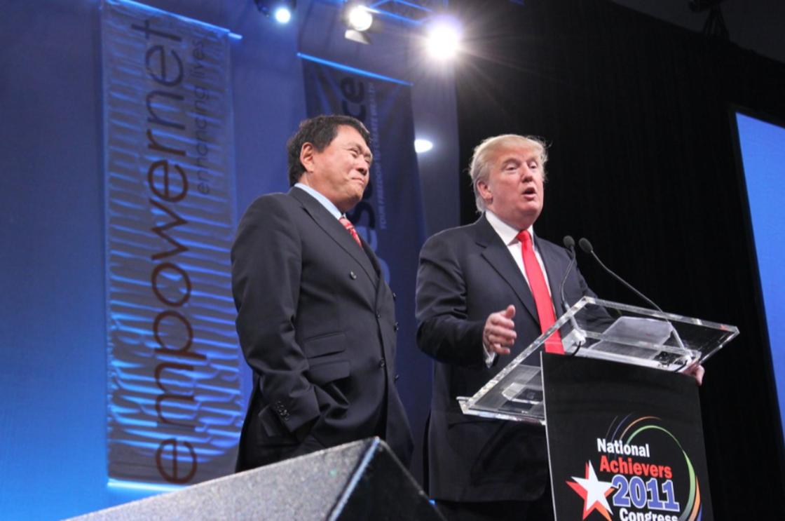 Роберт Кийосаки и Дональд Трамп на Национальном конгресс успешных людей (2011)