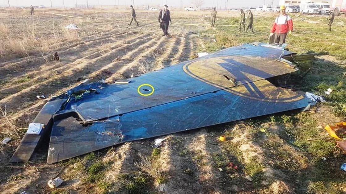 Пилот сбитого украинского лайнера до крушения вел диалог с Тегераном