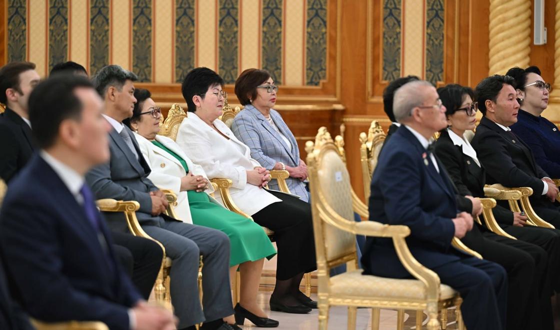 Мемлекет басшысы мәдениет және өнер қызметкерлерін марапаттау рәсіміне қатысты