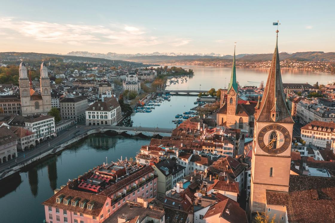 Виды Цюриха — одного из крупных городов Швейцарии