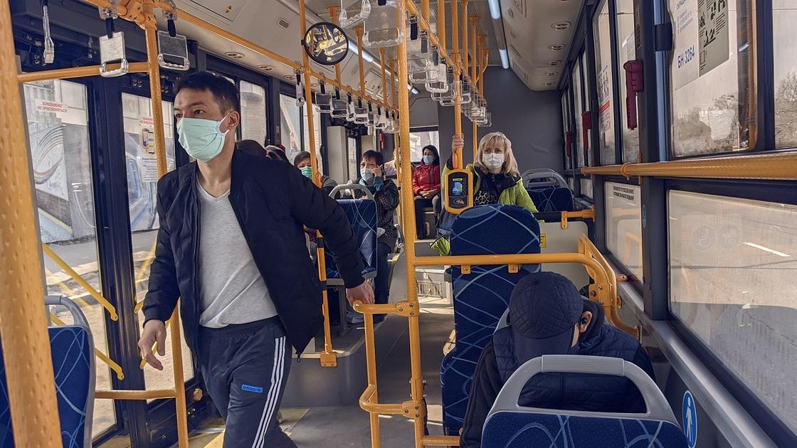 Ездить в автобусах без масок запретили в Алматы