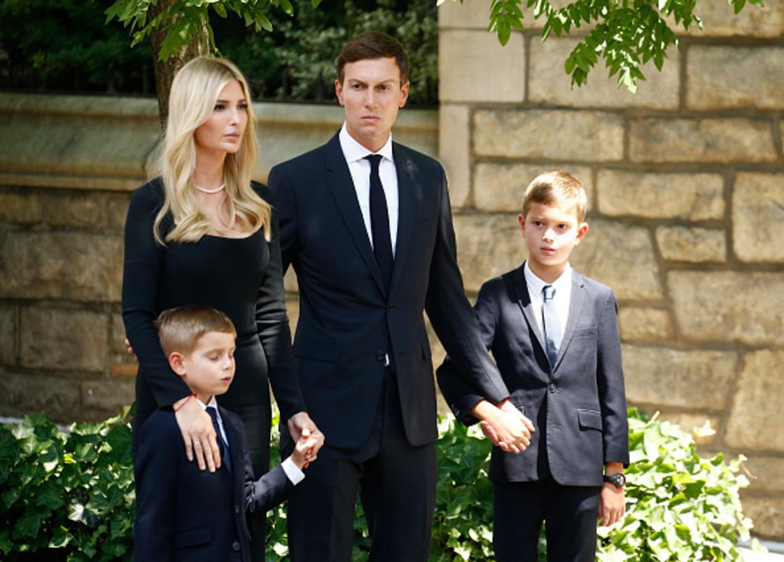 Иванка Трамп с мужем и сыновьями