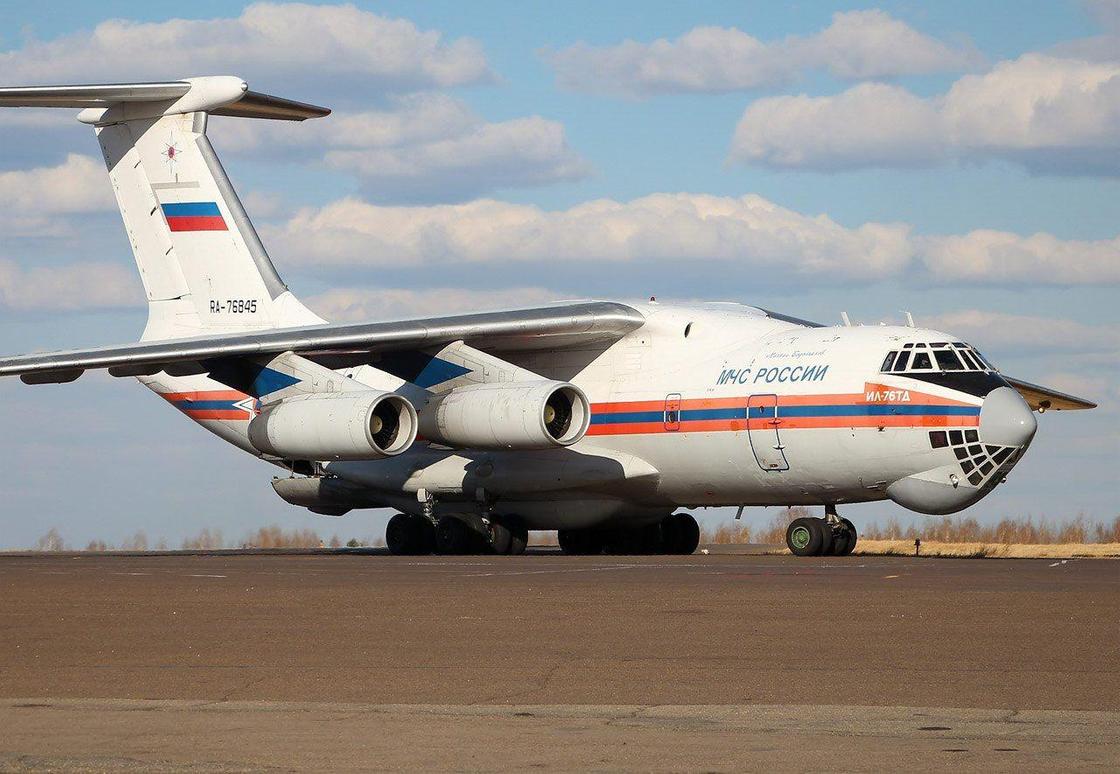 Самолет с гуманитарной помощью прибыл в Казахстан из России Самолет с гуманитарной помощью прибыл в Казахстан из России