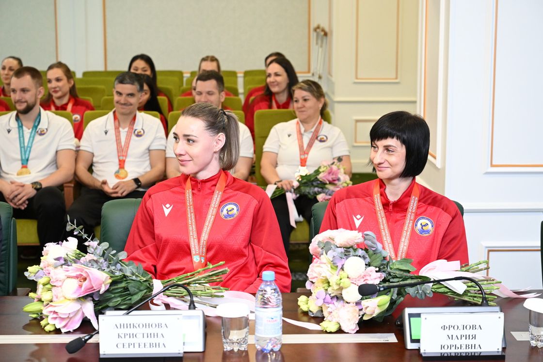 Бейбит Исабаев принял десятикратных чемпионов страны – волейболисток команды "Жетісу"