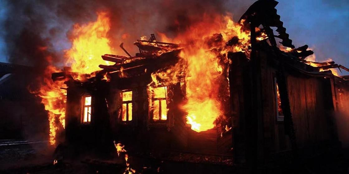 Қостанай облысында өртенген саяжайдан үш адамның мәйіті табылды Қостанай облысында өртенген саяжайдан үш адамның мәйіті табылды