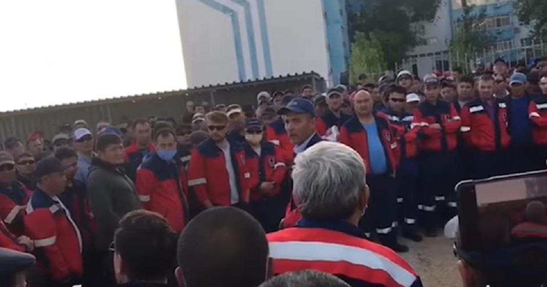 30 дней вахты: видео с толпой возмущенных нефтяников появилось в Казнете