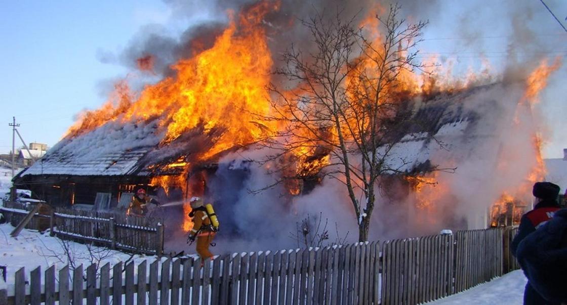 Две женщины сгорели в пожаре в новогоднюю ночь в Караганде