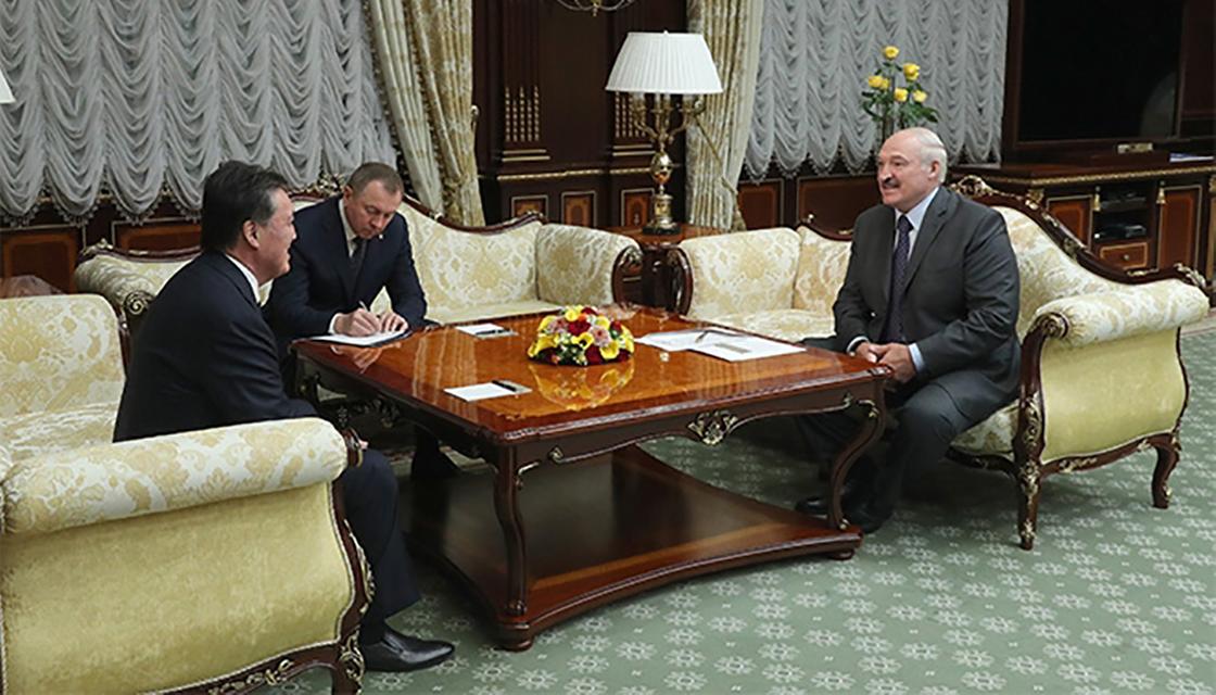 "Хотим иметь хорошие отношения с Казахстаном": Лукашенко встретился с Маминым