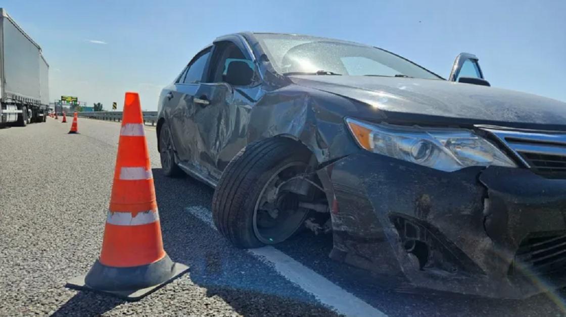 Автомобиль попал в аварию Автомобиль попал в аварию