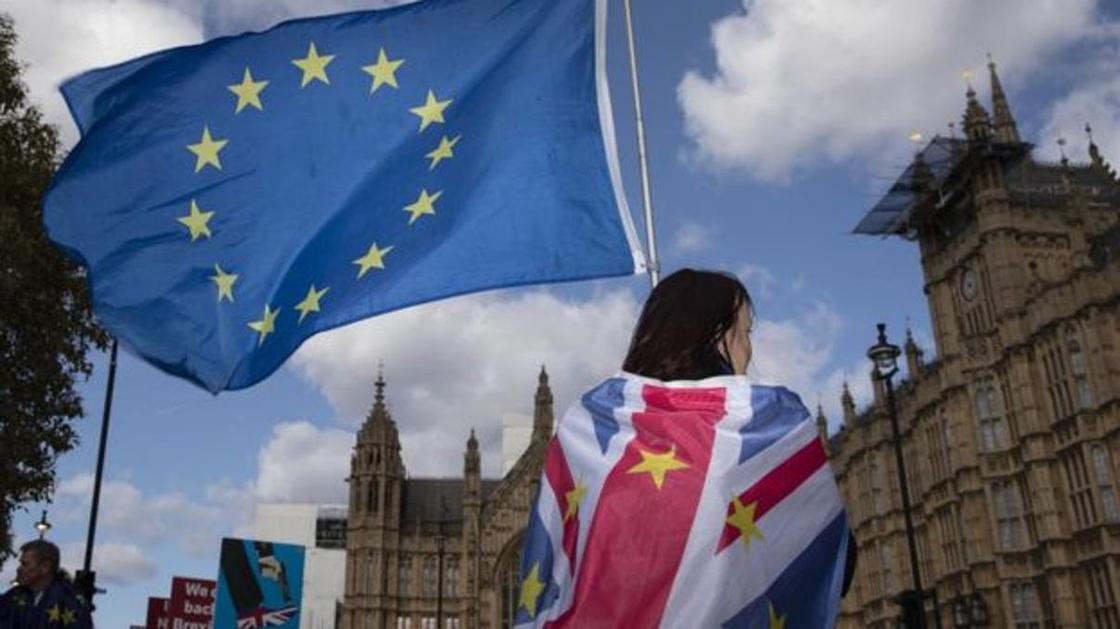 Британский парламент отклонил соглашение Терезы Мэй по "брекситу" Британский парламент отклонил соглашение Терезы Мэй по "брекситу"