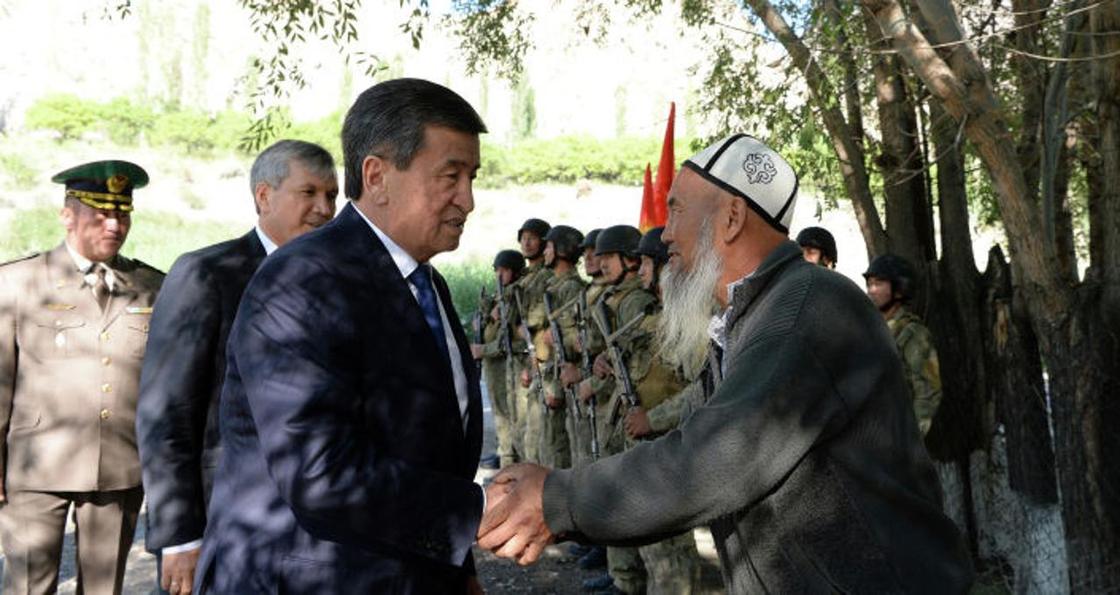 Кыргызстан направил на границу с Таджикистаном полицейских и военных