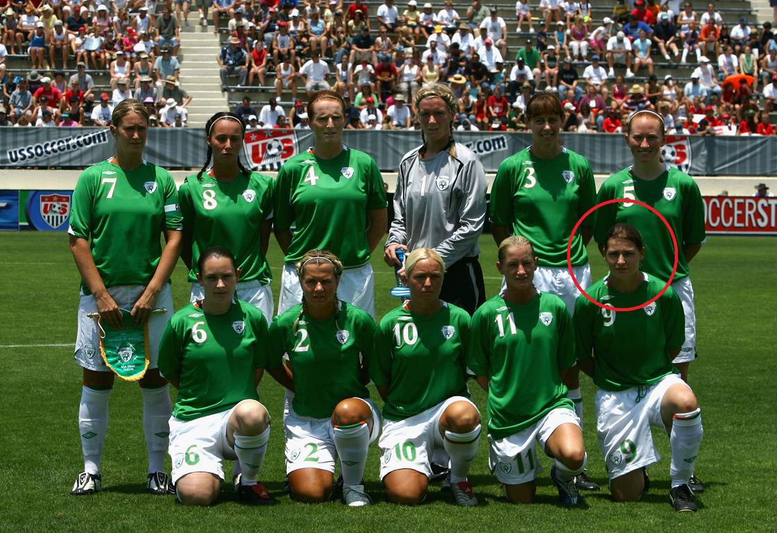 Сборная Ирландии по футболу. Кэти Тейлор нижняя справа