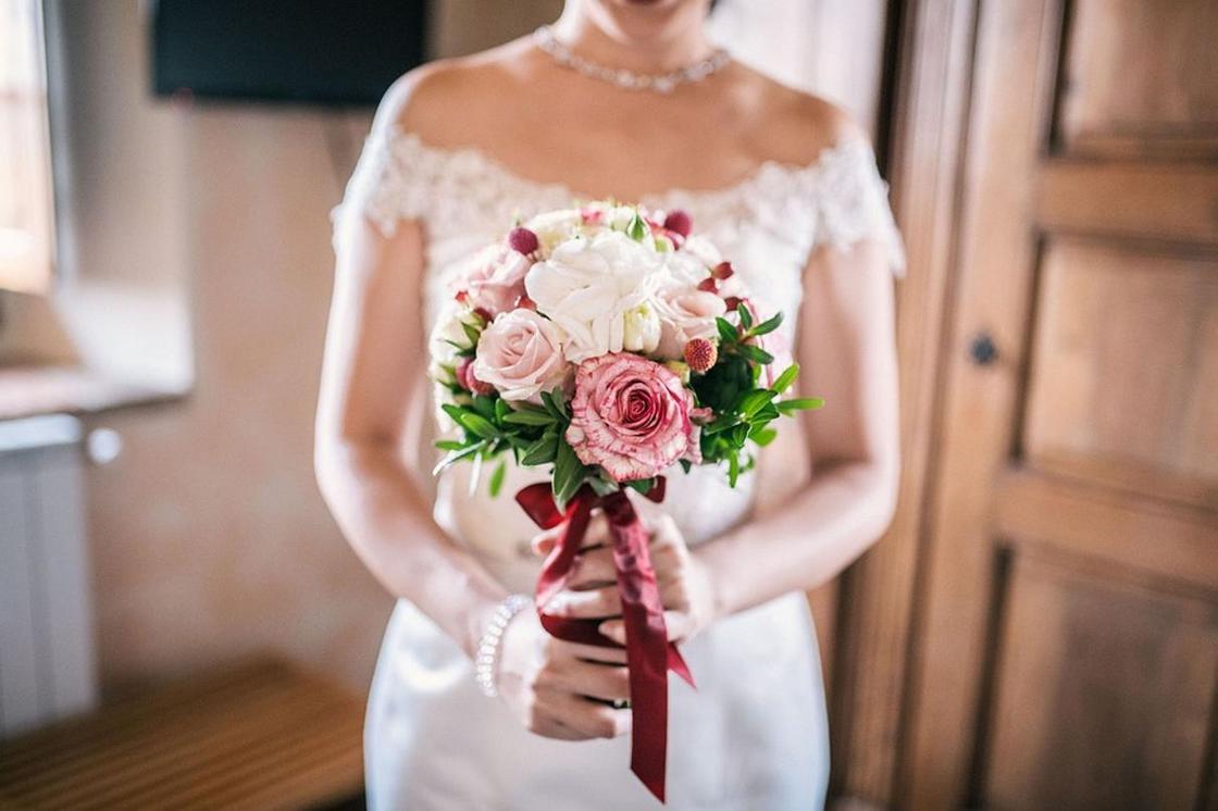 "Я выхожу замуж не за его выродка-гоблина": невеста отказалась звать на свадьбу маленькую дочь жениха