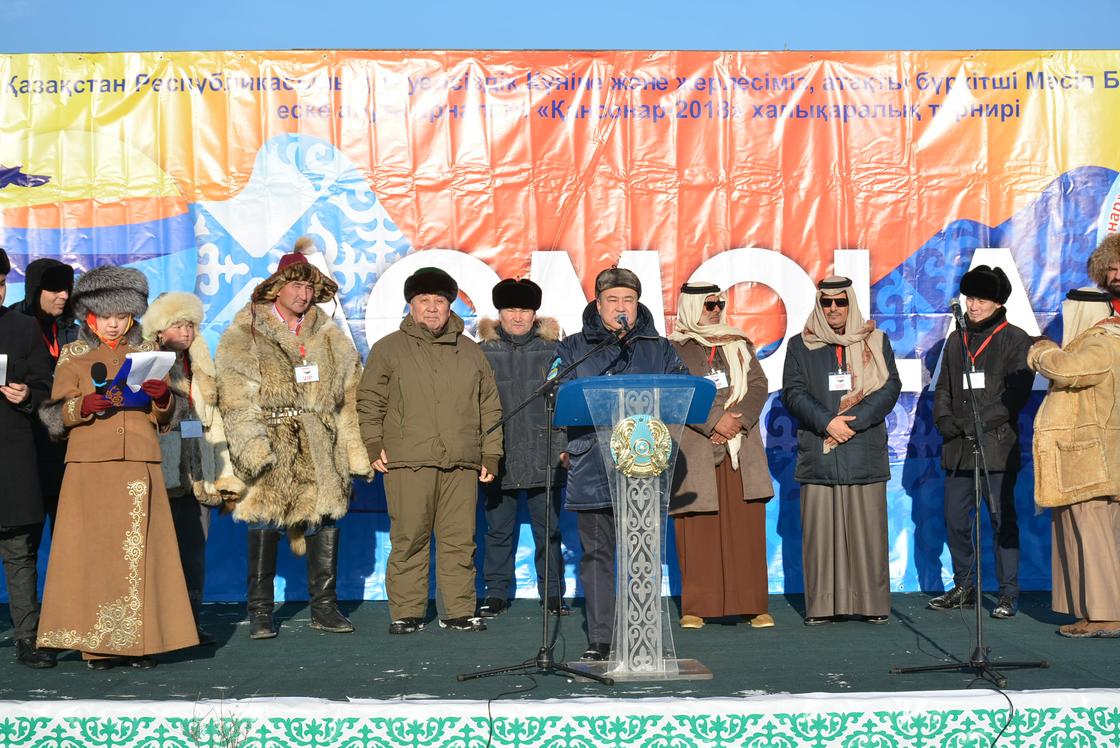 Всемирно известная девочка-беркутчи посетила турнир «Қаңсонар» в Бурабае Всемирно известная девочка-беркутчи посетила турнир «Қаңсонар» в Бурабае
