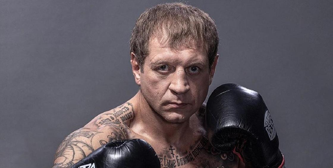 Боец MMA дозвонился до Александра Емельяненко в эфире и добился поединка Боец MMA дозвонился до Александра Емельяненко в эфире и добился поединка