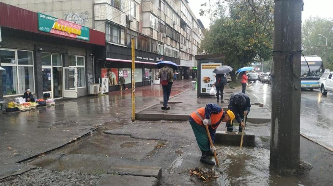 Служба спасения будет круглосуточно дежурить из-за дождя в Алматы