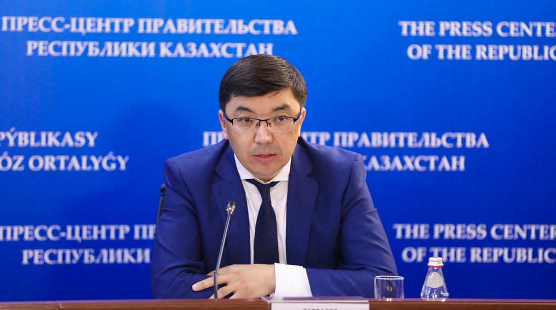 Кто из казахстанских чиновников раскрыл размер своих зарплат