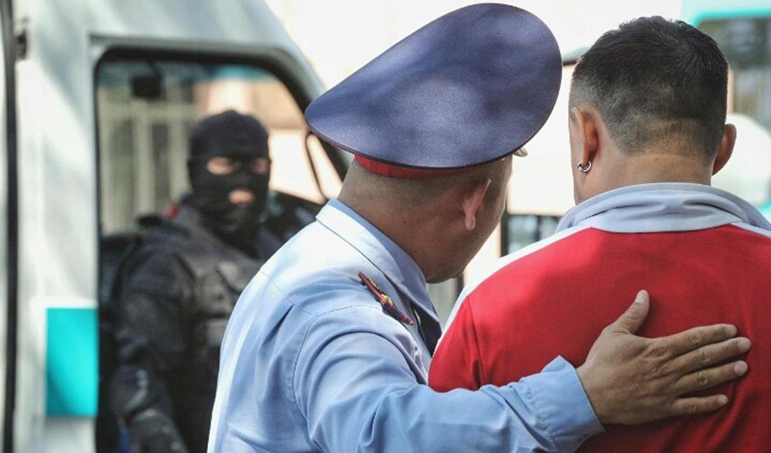 МВД: в Нур-Султане и Алматы задержали около 500 человек
