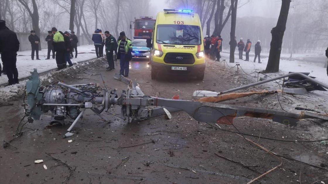 Вертолет разбился в Алматы (фото)