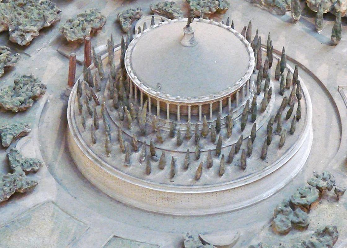 36 лет археолог потратил на самый точный 200-метровый макет Древнего Рима