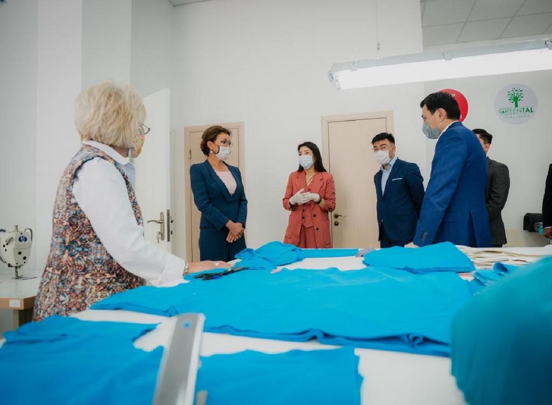 Дарига Назарбаева приняла участие в открытии социального коворкинг-центра "Қамқорлық"