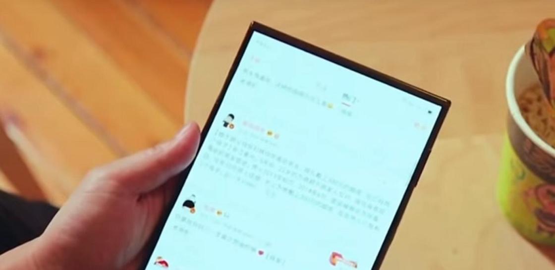 Складной смартфон Xiaomi попал на видео