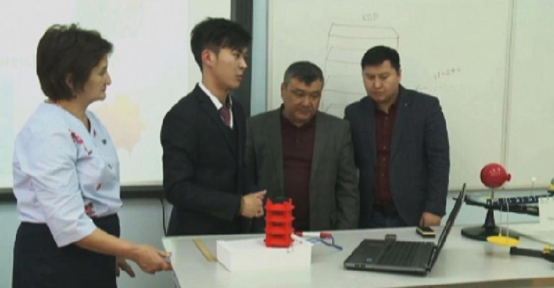 Школьник из Кызылорды изобрел уникальный ветрогенератор