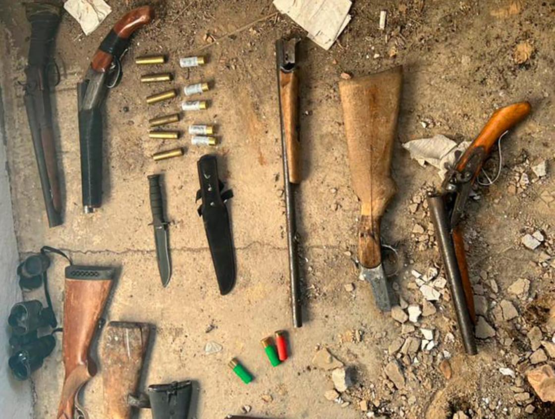 Оружие и другие предметы, изъятые в результате спецоперации в Алматы