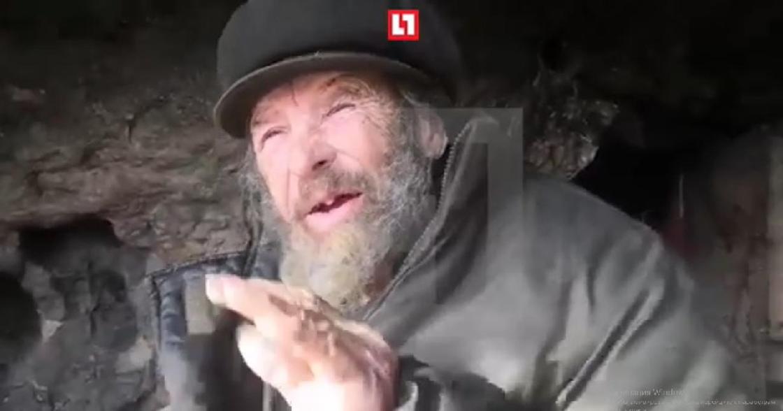 «Желает ему смерти»: 78-летний мужчина несколько лет живет в пещере (видео) «Желает ему смерти»: 78-летний мужчина несколько лет живет в пещере (видео)