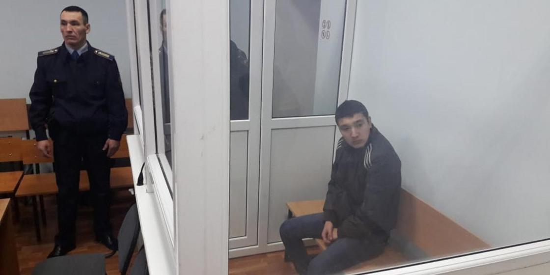 Полицейского, стрелявшего в своего начальника, судят в Уральске Полицейского, стрелявшего в своего начальника, судят в Уральске