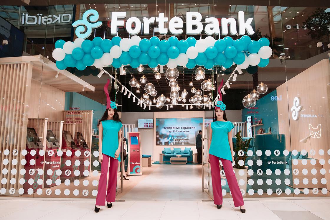 ForteBank обновил концепцию своих отделений и открыл цифровой офис в MEGA Silk Way