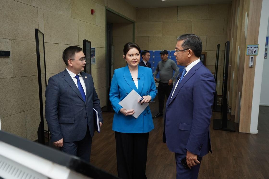 Орталық коммуникациялар қызметіндегі баспасөз конференциясы Орталық коммуникациялар қызметіндегі баспасөз конференциясы