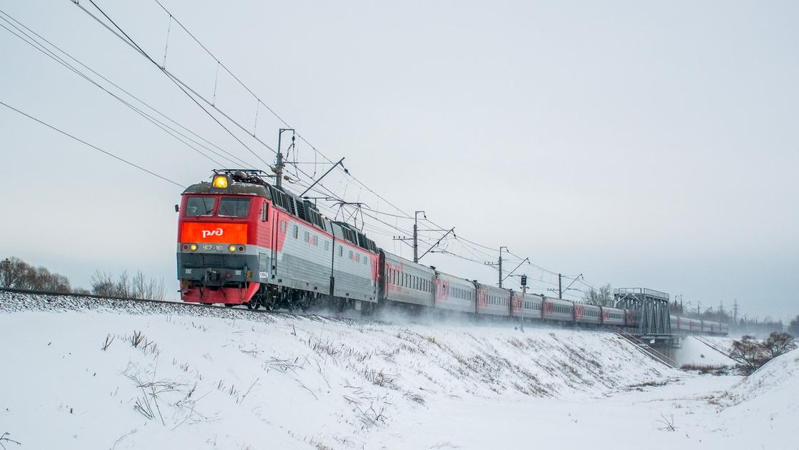 Казахстанца насмерть сбил поезд в Москве
