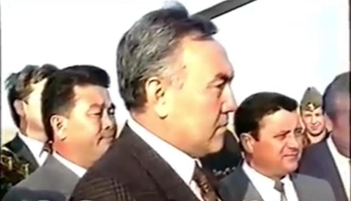 Архивное видео Назарбаева с камчой опубликовали в Instagram