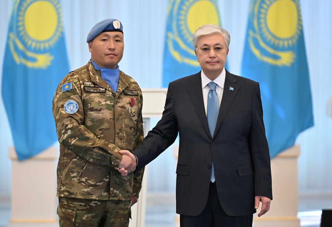 Президент Ақордада бітімгерлермен кездесті Президент Ақордада бітімгерлермен кездесті