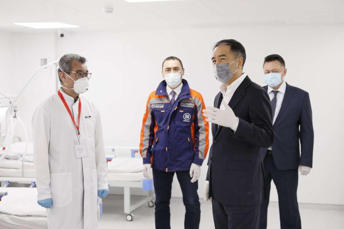 Построенный за 15 дней госпиталь для пациентов с коронавирусом открыли в Алматы (фото)