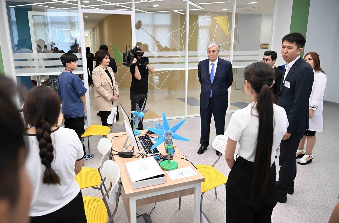 Касым-Жомарт Токаев посетил Центр инновационного творчества школьников