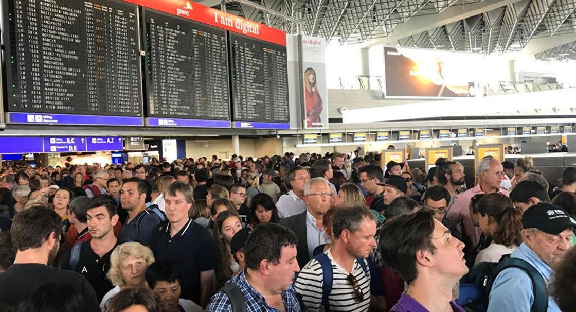 Казахстанцы не смогли вылететь в Германию из-за забастовки в аэропортах Казахстанцы не смогли вылететь в Германию из-за забастовки в аэропортах