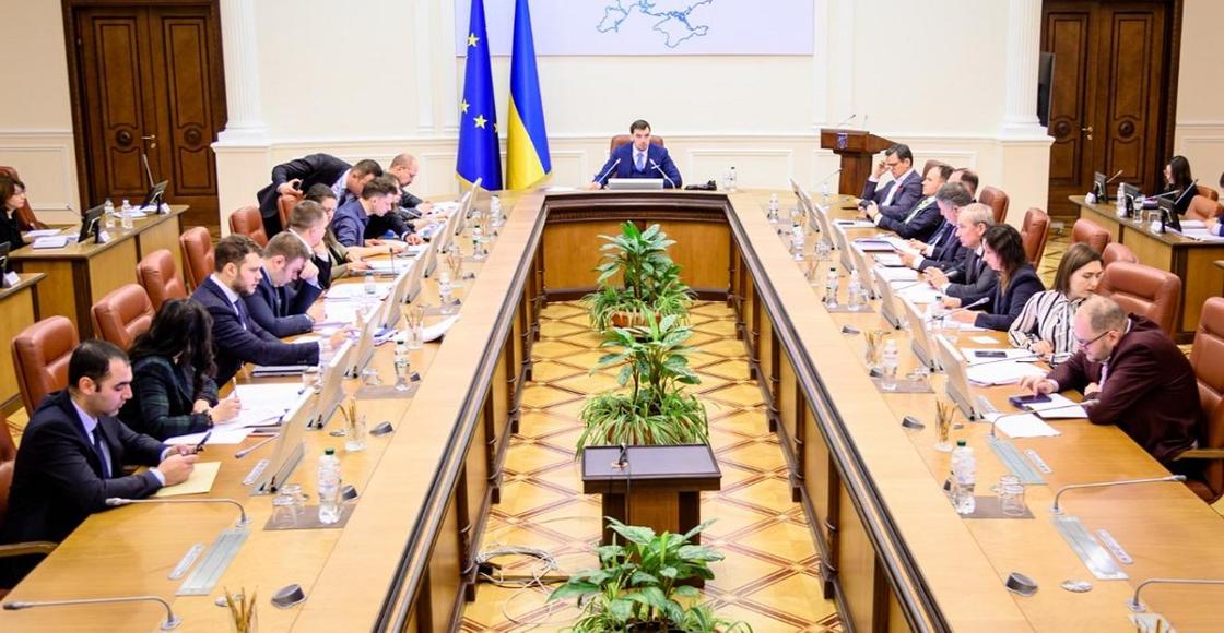 Украинада коронавирус салдарынан үкіметті отставкаға жіберу туралы талап қойылды