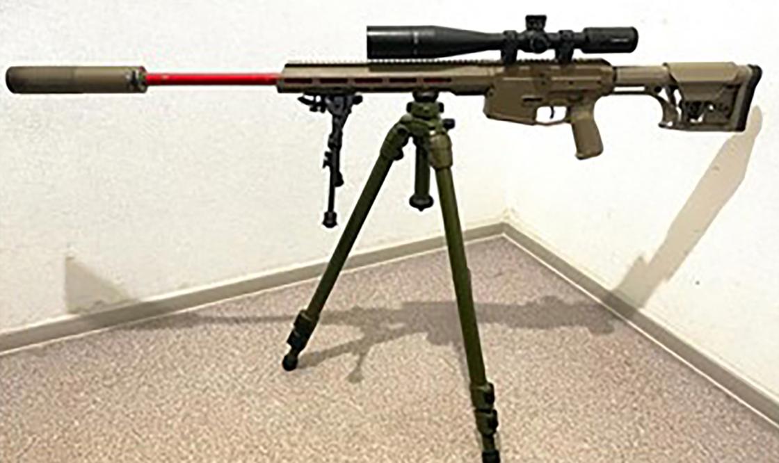 Снайперская винтовка с глушителем, найденная у задержанного в Нур-Султане
