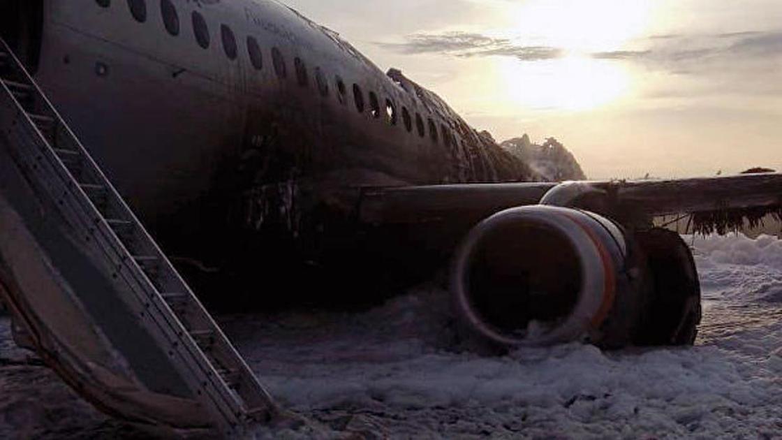 Самолет сгорел в Шереметьево: Бейбит Алибеков оказался на месте трагедии