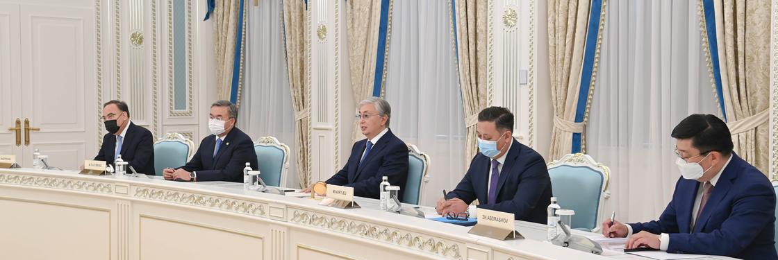 Касым-Жомарт Токаев и казахстанские представители на встрече с Буяром Османи