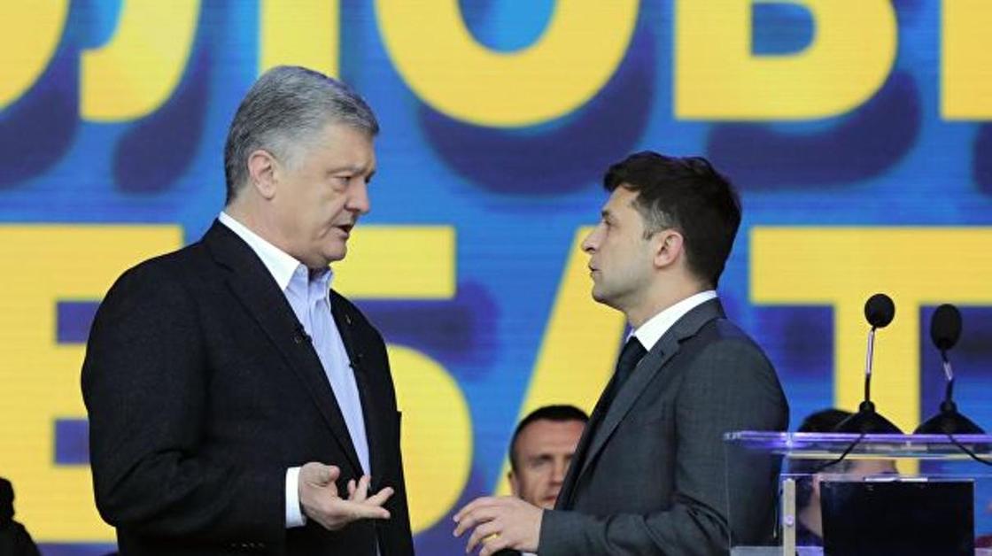 Выборы в Украине: эксперты отметили психологическую победу Зеленского на дебатах с Порошенко