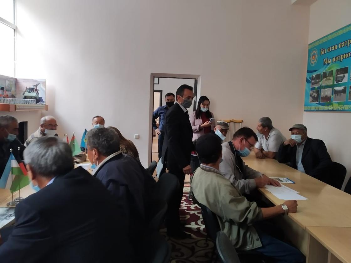 Тренинги для обучения волонтеров проходят сразу в нескольких регионах Казахстана