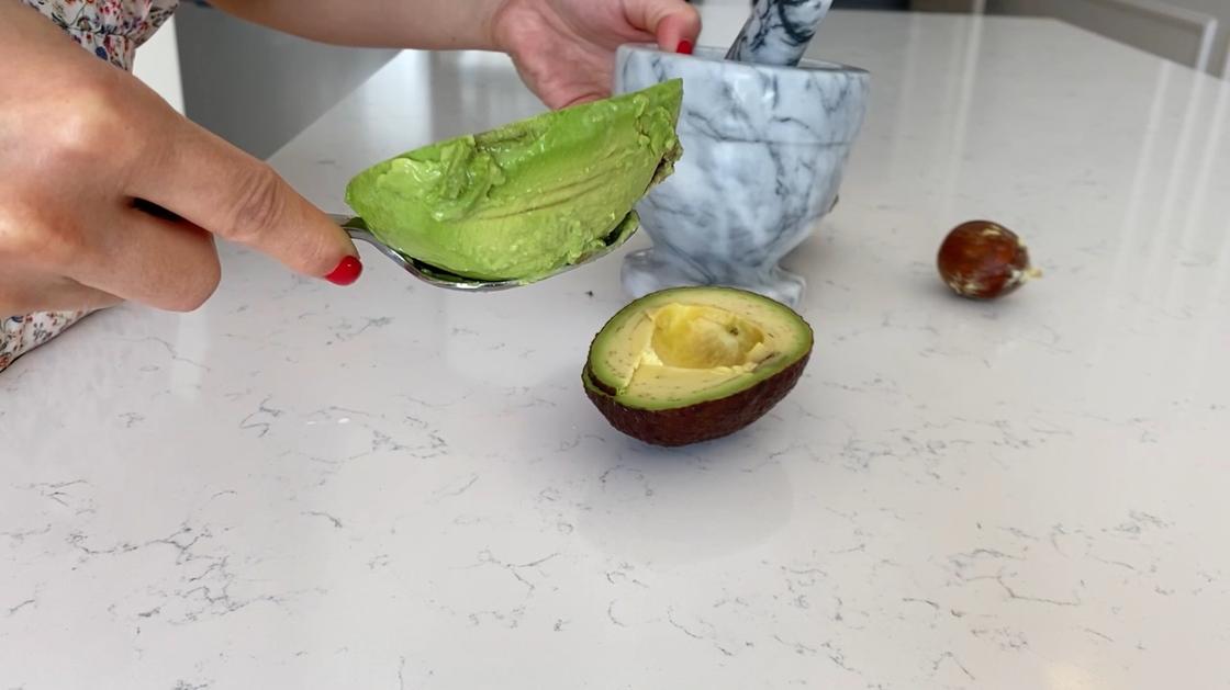 Pulling the pulp of avocado